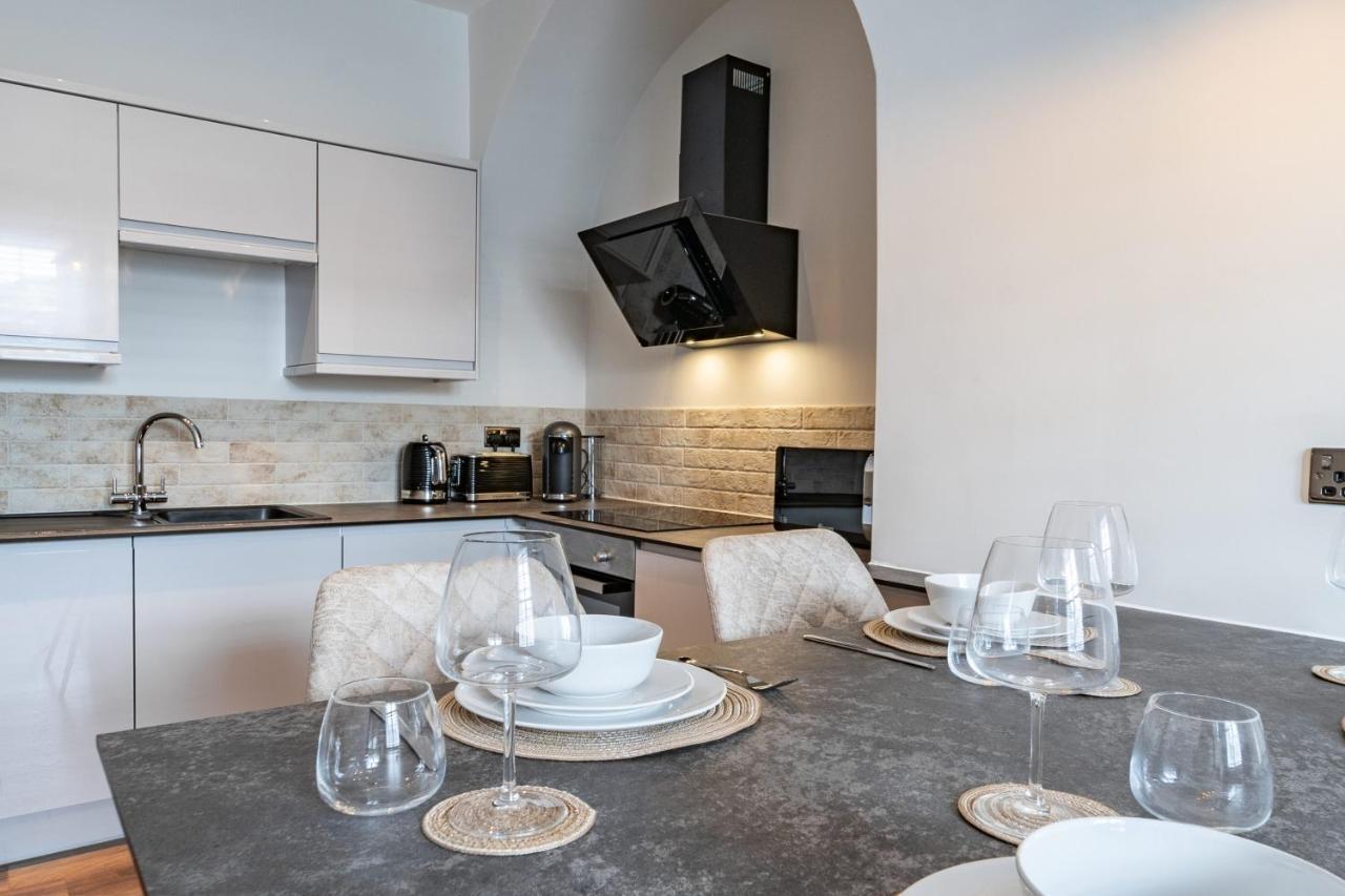 Watergate Penthouse - New 2 Bed Luxury Apartment In City Centre 체스터 외부 사진